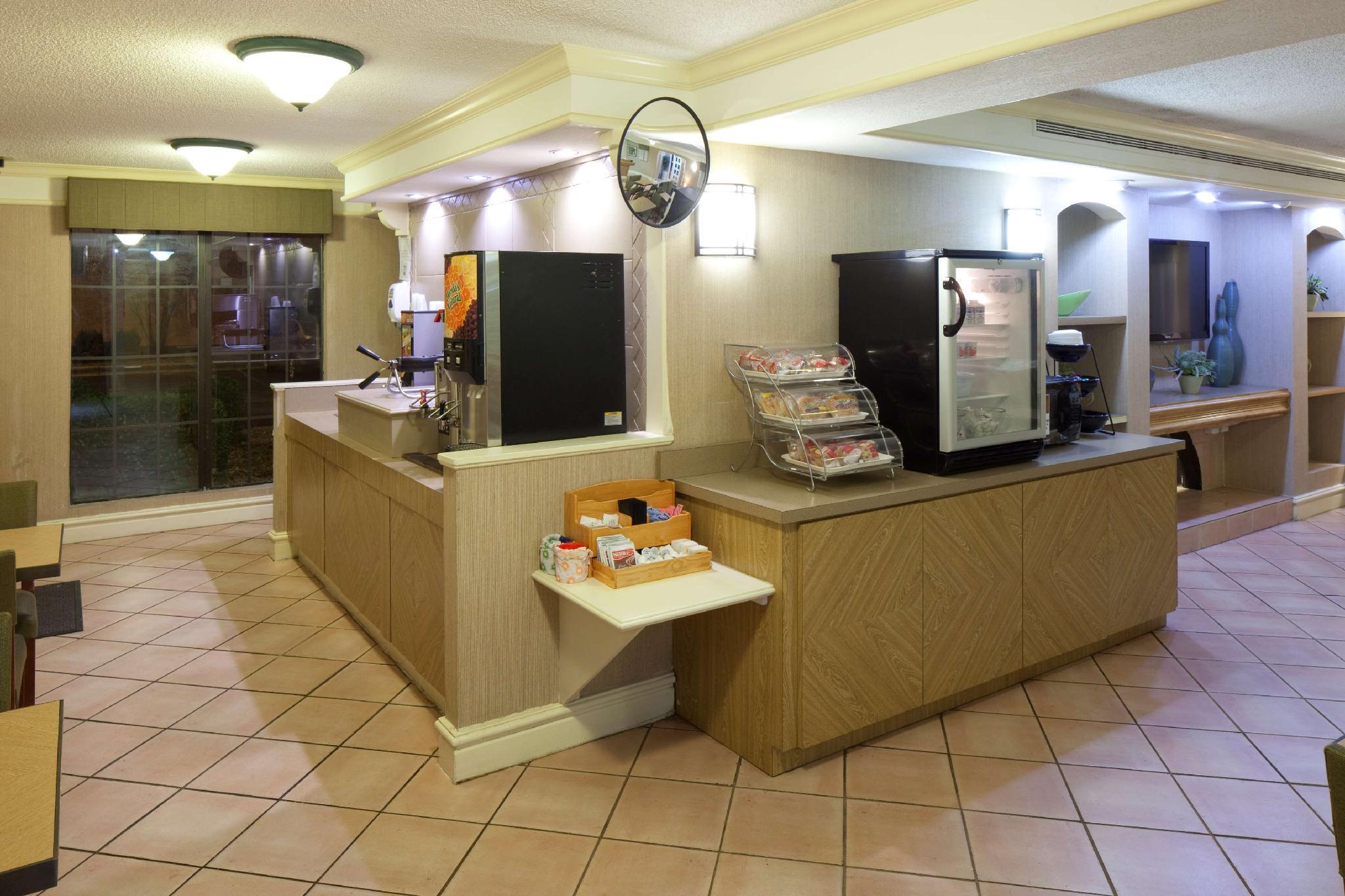 La Quinta Inn By Wyndham Huntsville Research Park Esterno foto