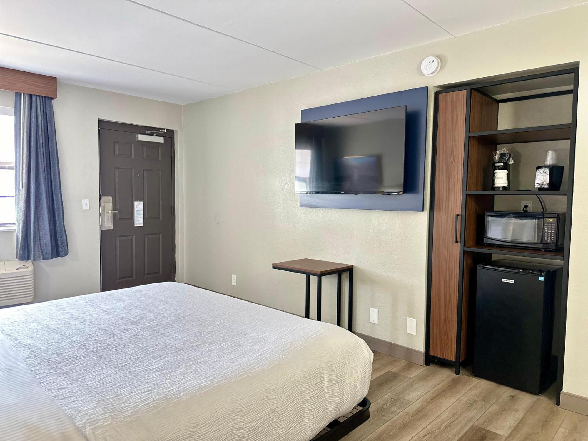 La Quinta Inn By Wyndham Huntsville Research Park Esterno foto