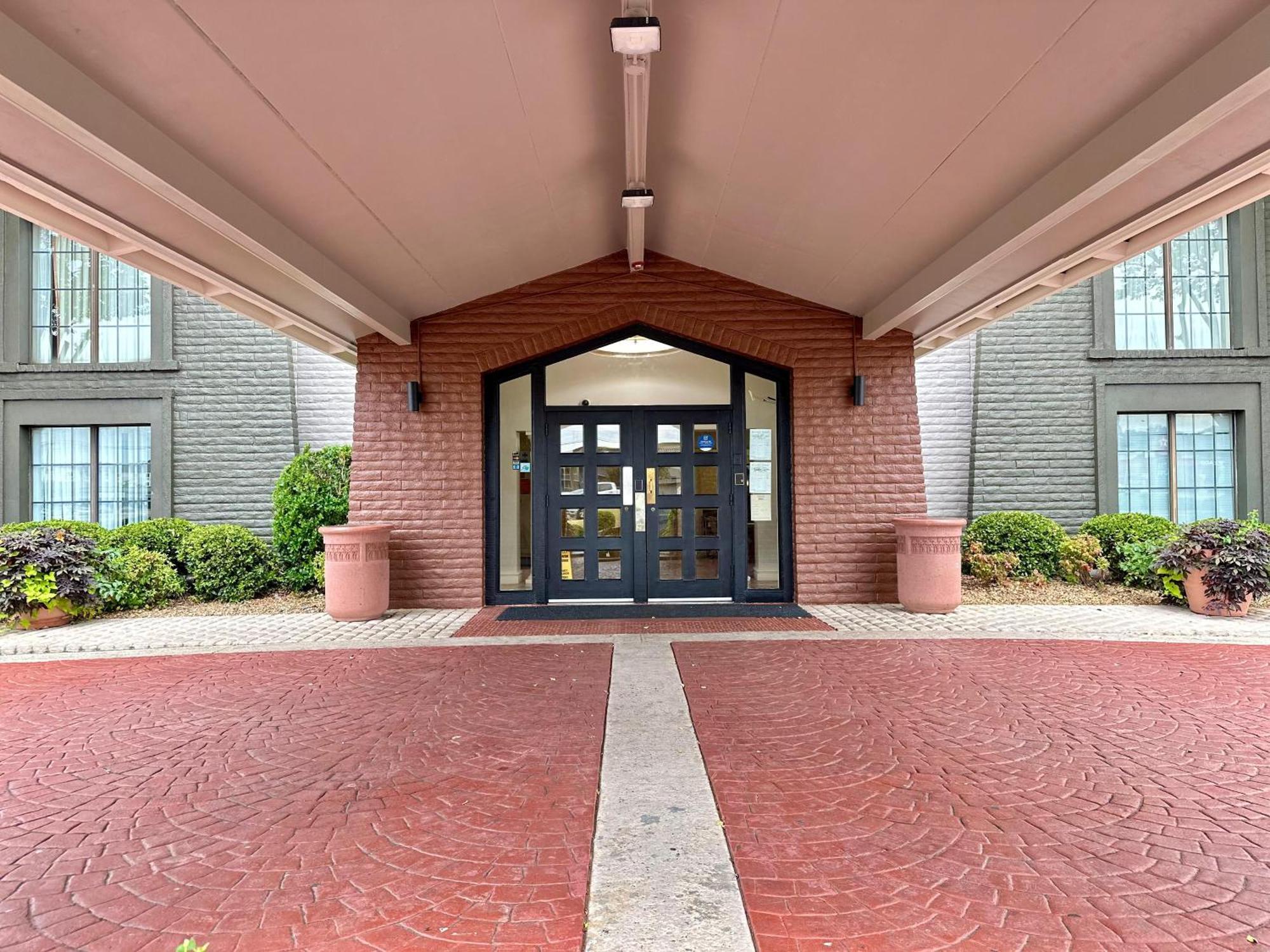 La Quinta Inn By Wyndham Huntsville Research Park Esterno foto
