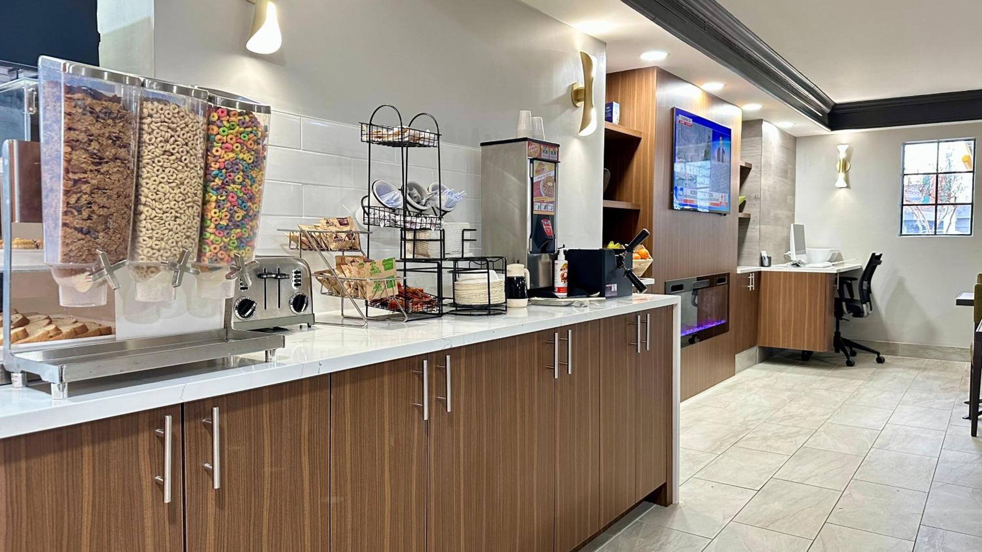 La Quinta Inn By Wyndham Huntsville Research Park Esterno foto