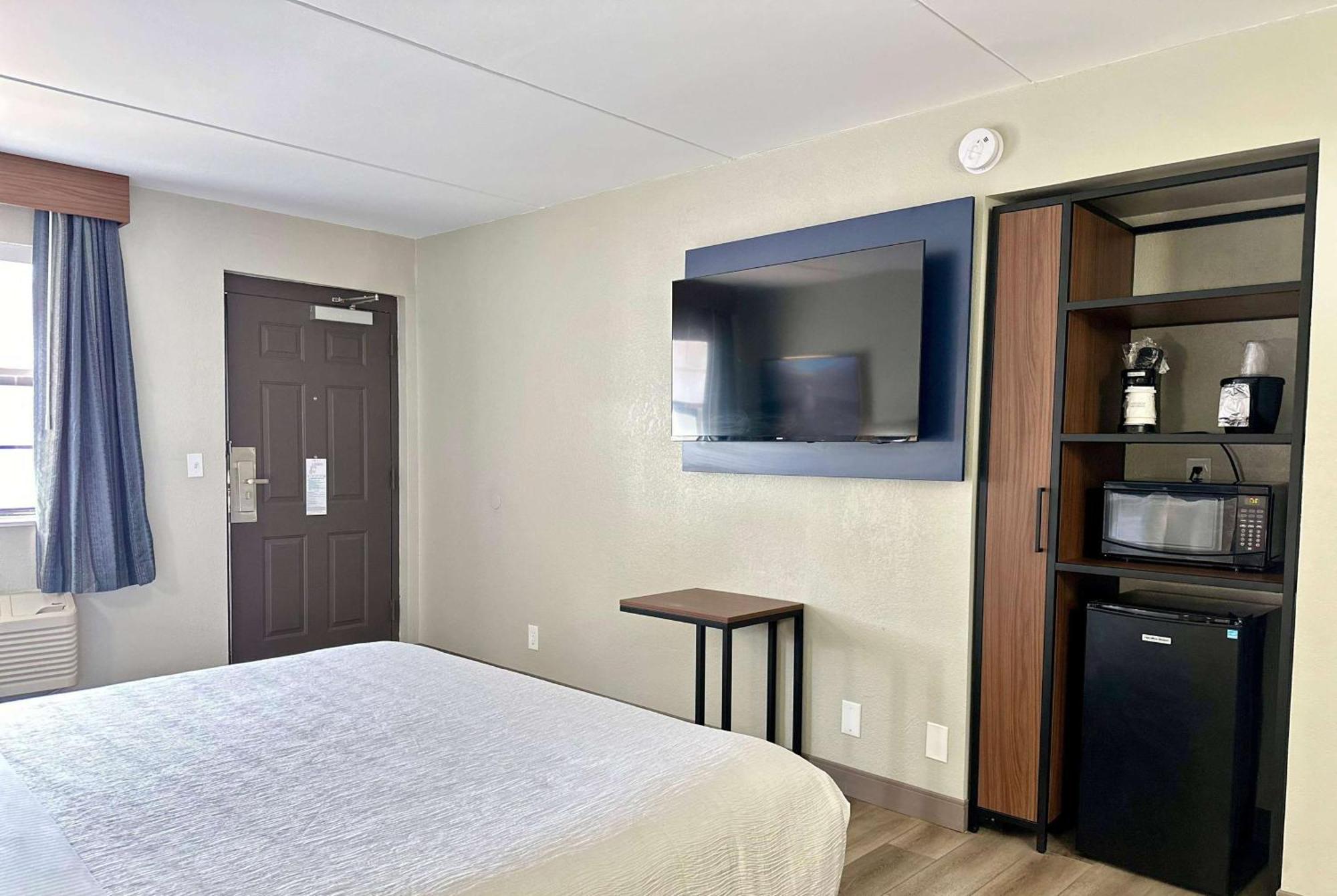 La Quinta Inn By Wyndham Huntsville Research Park Esterno foto