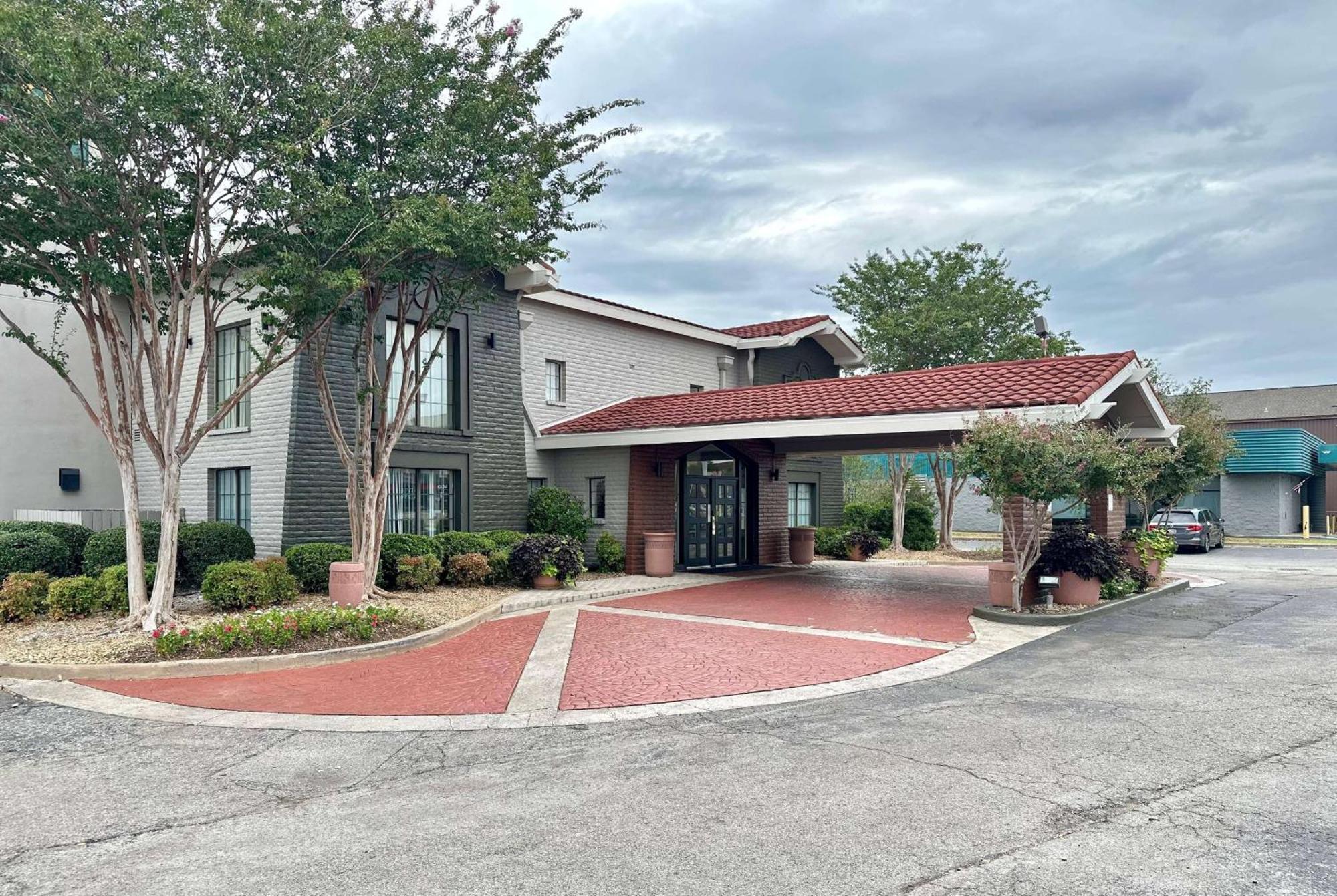 La Quinta Inn By Wyndham Huntsville Research Park Esterno foto