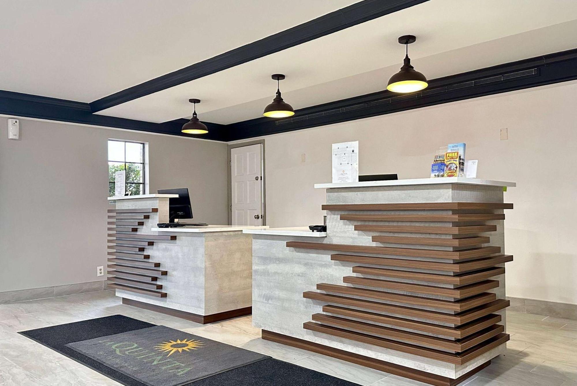 La Quinta Inn By Wyndham Huntsville Research Park Esterno foto
