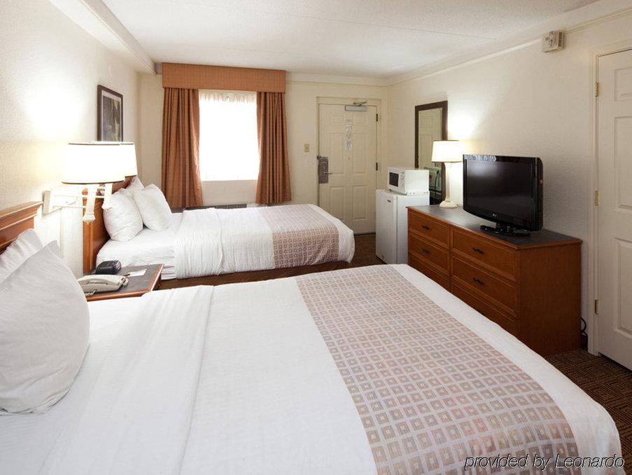 La Quinta Inn By Wyndham Huntsville Research Park Esterno foto