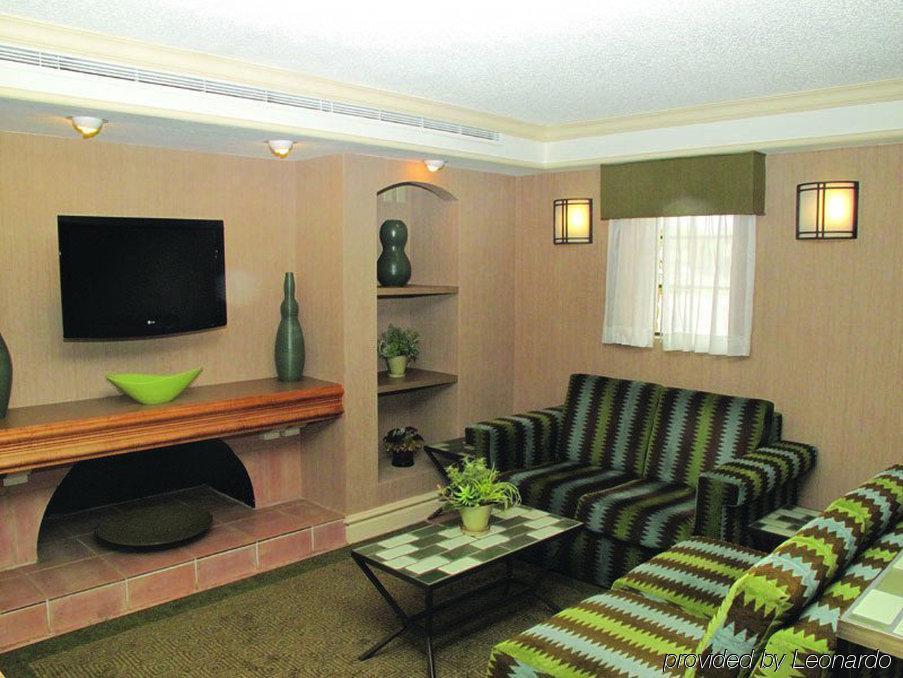 La Quinta Inn By Wyndham Huntsville Research Park Esterno foto