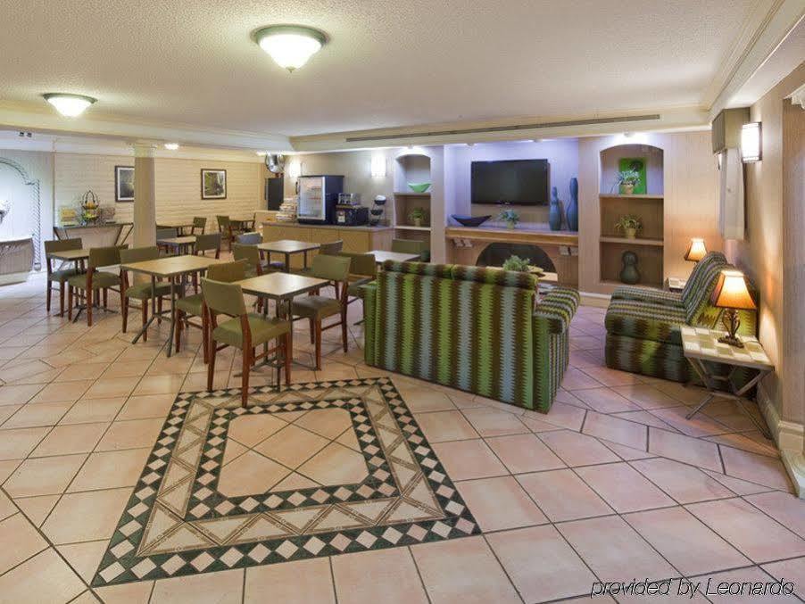 La Quinta Inn By Wyndham Huntsville Research Park Esterno foto