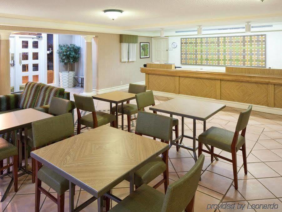 La Quinta Inn By Wyndham Huntsville Research Park Esterno foto