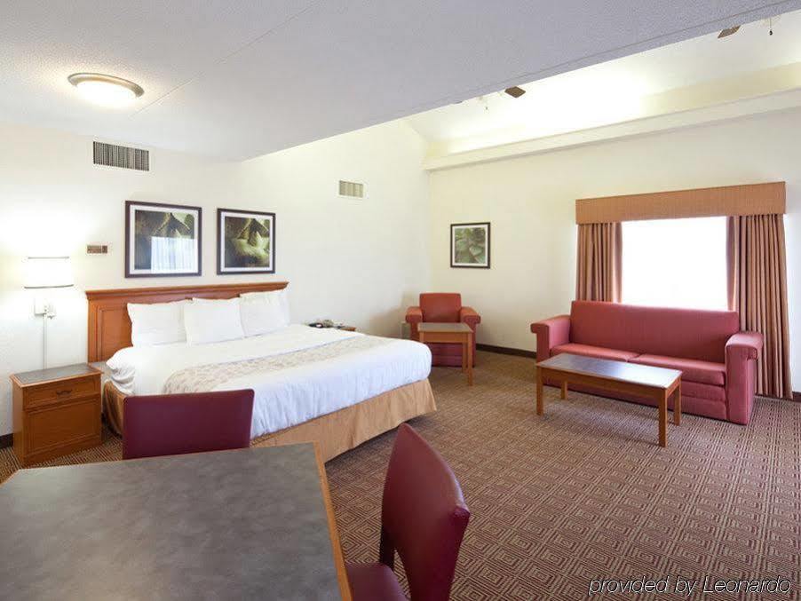 La Quinta Inn By Wyndham Huntsville Research Park Esterno foto